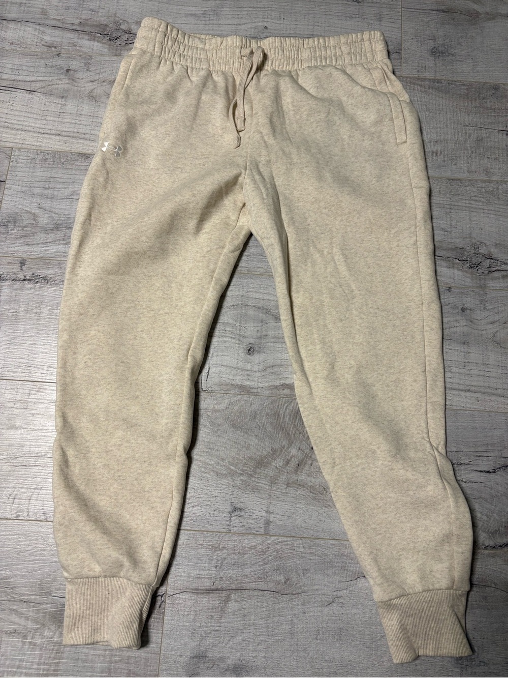 Under Armour  Women’s cream Jogger Sweatpants